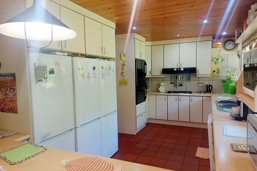 6 Bedroom Property for Sale in Wilderness Heights Western Cape